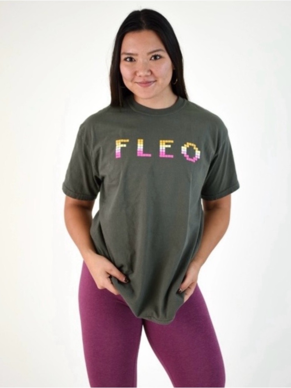 Fleo Essential Pixel Tee in Olive Tee Sz XL